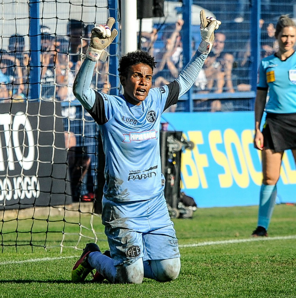 Copa Paulista: com destaque para a goleira Luciana, Ferroviária