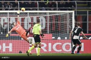 TOP 5 BUFFON: Confira as melhores defesas de um dos maiores goleiros do mundo