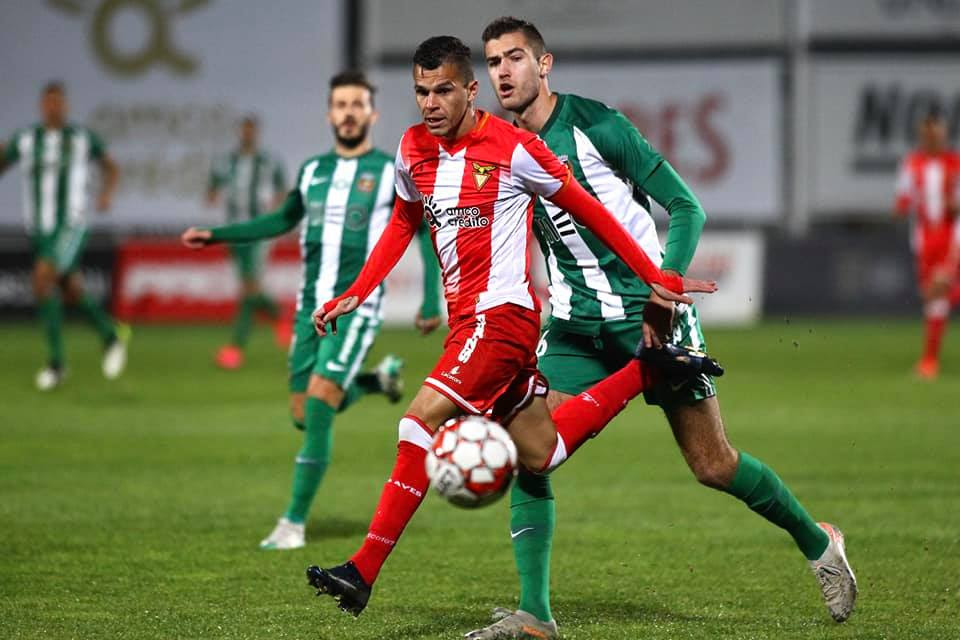 Artilheiro, atacante ex-Coritiba recorre à Fifa e fica livre de clube português