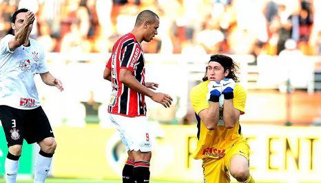 Corinthians leva vantagem sobre os rivais em clássicos no Pacaembu