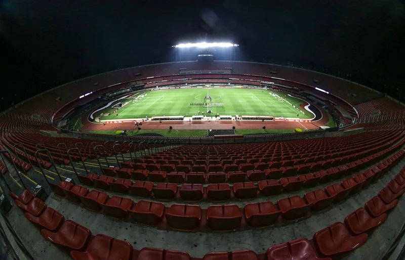 Secretário de Guedes diz que futebol pode ser retomado em breve, mas sem torcida