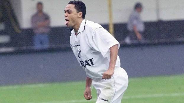 Dodô marcava com a camisa do Santos pela última vez há 19 anos