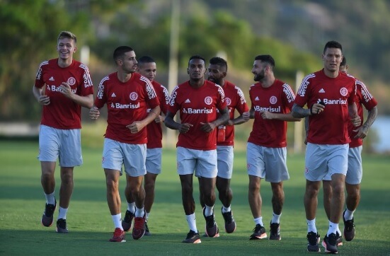 Internacional entra em acordo sobre questão salarial e elogia elenco