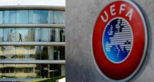 Uefa estabelece 25 de maio como data para federações definirem futuro de torneios