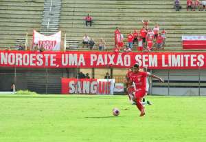 Paulista A3: Volante busca vaga no Noroeste após paralisação: 'Busco meu espaço'