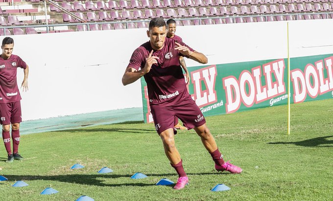 Guarani descarta tentativa de contratar volante da Ferroviária: ‘Fora da lista’