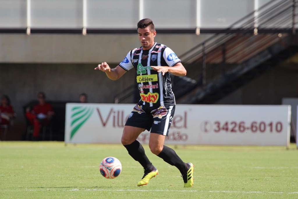 jardel em ação pelo Votuporanguense nesta Série A2