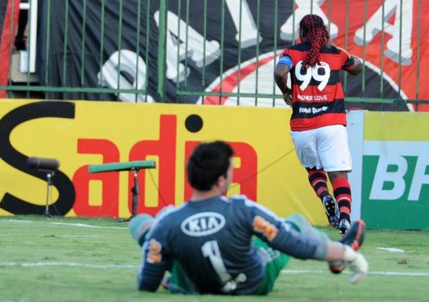 Flamengo 'rebaixou' o Palmeiras no Brasileirão de 2012