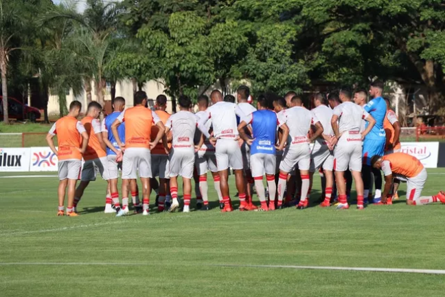 Goiano: Vila Nova adia retorno aos treinos e remarca para o dia 11 de maio