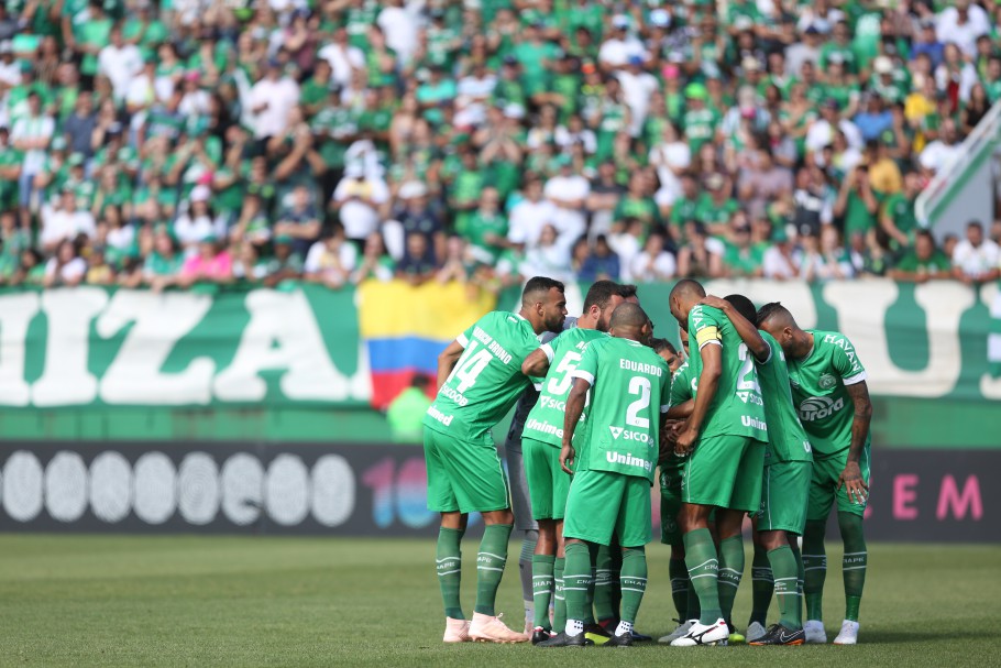 Chapecoense convoca jogadores para iniciarem treinamentos na segunda-feira