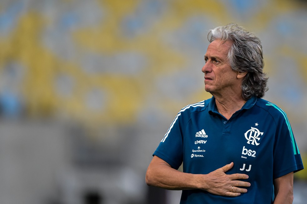 De volta ao Rio após férias, Jorge Jesus aguarda retomada dos treinos do Flamengo