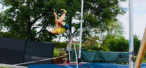 Duplantis e Lavillenie empatam em competição a distância de salto com vara