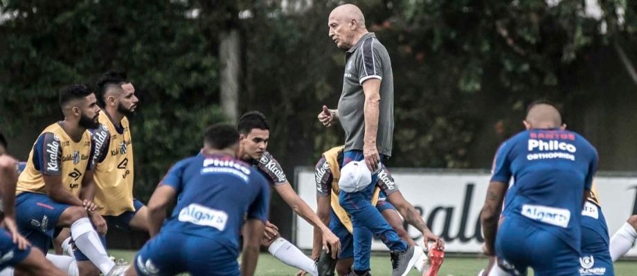 Técnico do Santos comenta a morte da irmã: ‘Ela foi sempre uma segunda mãe’