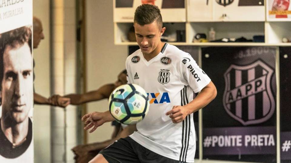Ponte Preta tem dificuldades para renovar contrato e pode perder Felipe Saraiva
