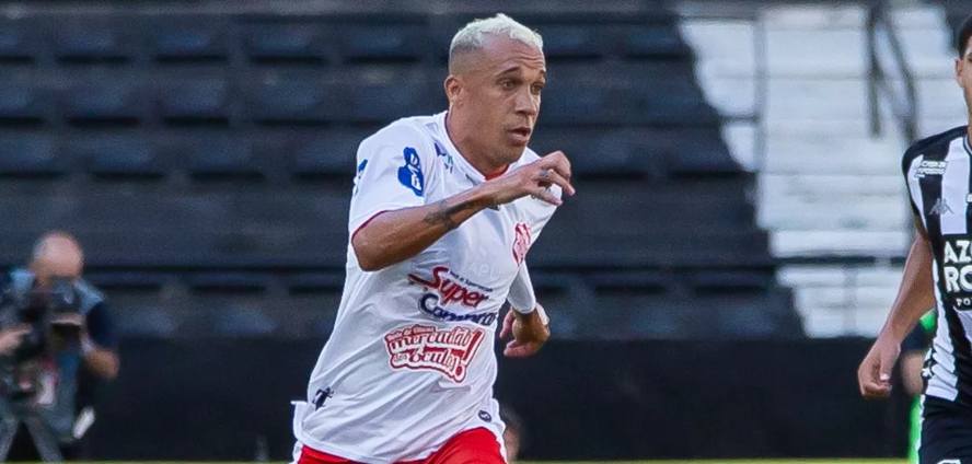 Time da Série D se antecipa e prorroga contrato de meia destaque