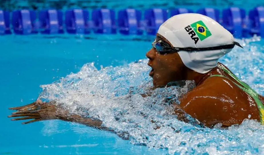 Nadadora paralímpica pega no doping é suspensa por um ano e perde medalhas do Pan