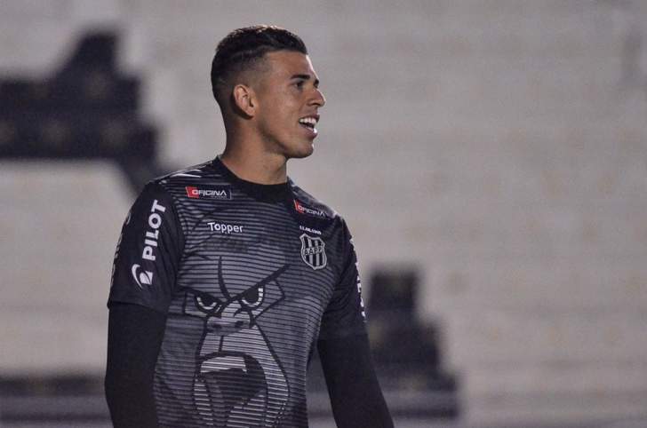 Goleiro da seleção e da Ponte Preta, Ivan lamenta adiamento dos Jogos e prevê retorno