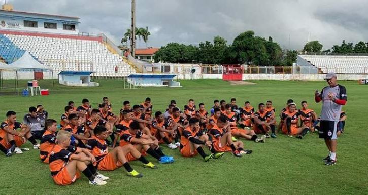 Dois meses após demissão ‘em massa’, enfim time cearense paga salários vencidos