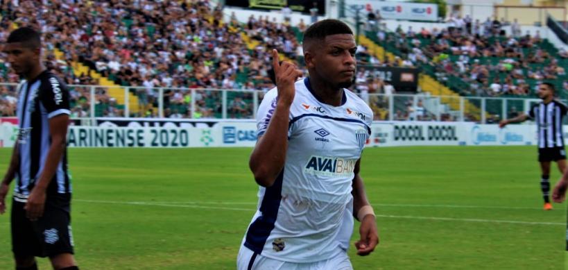 Atacante do Avaí revela ajuda do clube nos treinos individuais online