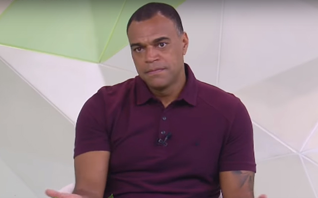 Denilson detona interesse do Botafogo por Robben: “Vai atrás do Batman também”