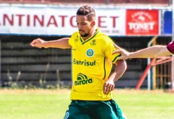 Gaúcho: Lateral do Ypiranga espera que retorno seja ‘o mais breve possível’