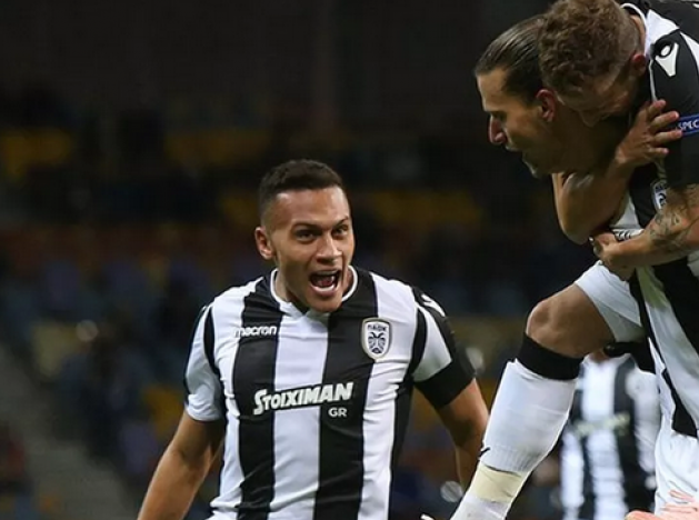 Ex-Corinthians vive quarentena entre SMS para sair e torcida fanática em ‘país-modelo’