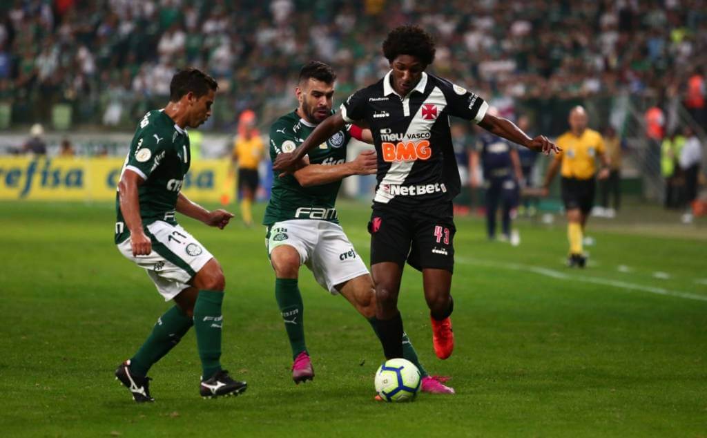 Italianos, espanhóis e alemães entram na disputa com Liverpool por joia do Vasco