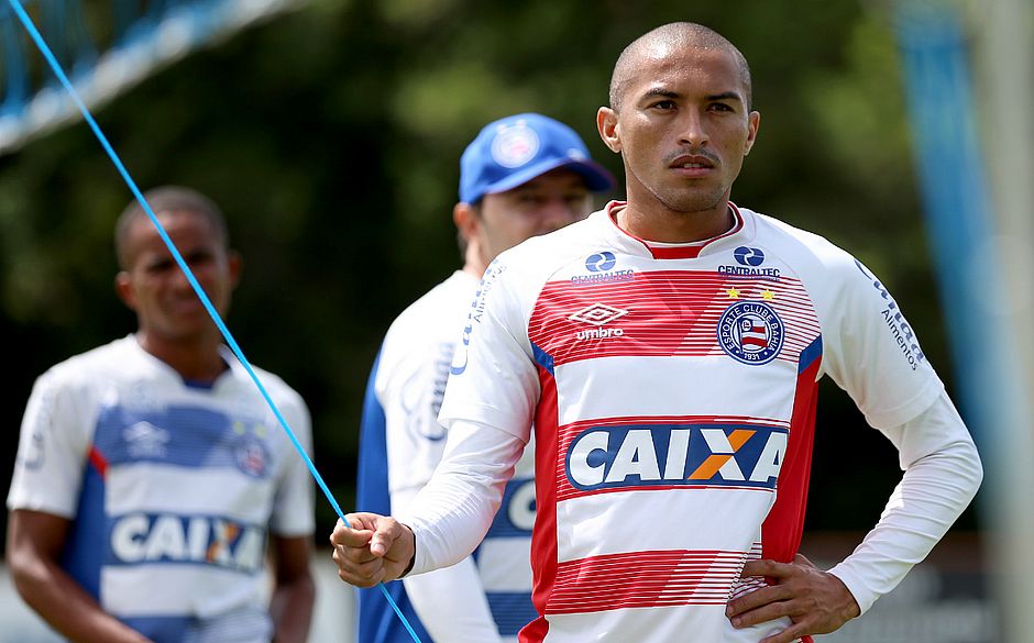 Cruzeiro não consegue trazer destaque do Bahia e segue buscando lateral-direito