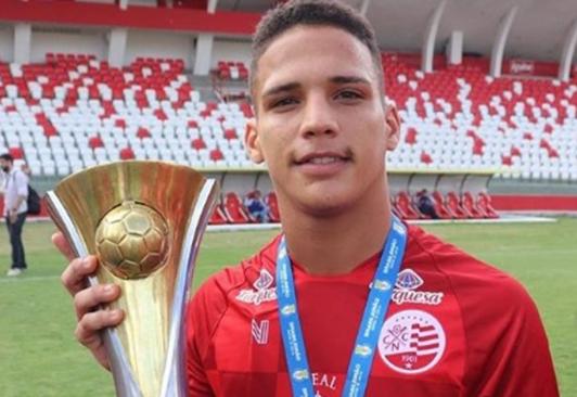 Poucos meses após ser contratado pelo Fla, atacante é emprestado para time da Série B