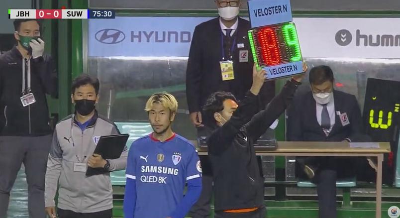 Coreia do Sul tem jogo, portões fechados e técnicos e 4º árbitro de máscaras