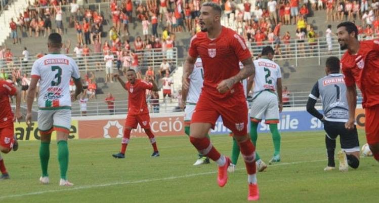 Atacante João Carlos quer CRB voando baixo em retorno das atividades