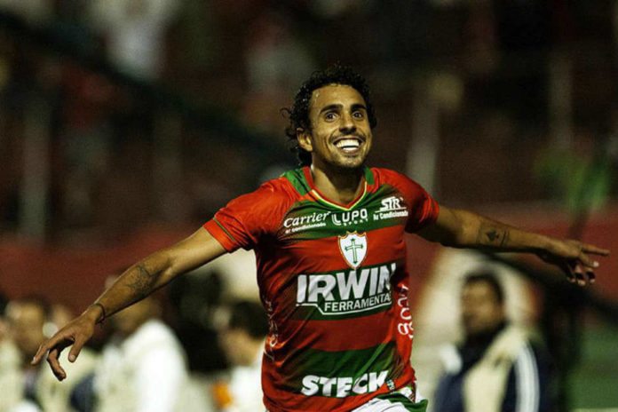 Atacante ex-Fla e Santos recorda inicio na Portuguesa: ‘Saía chorando do Canindé’