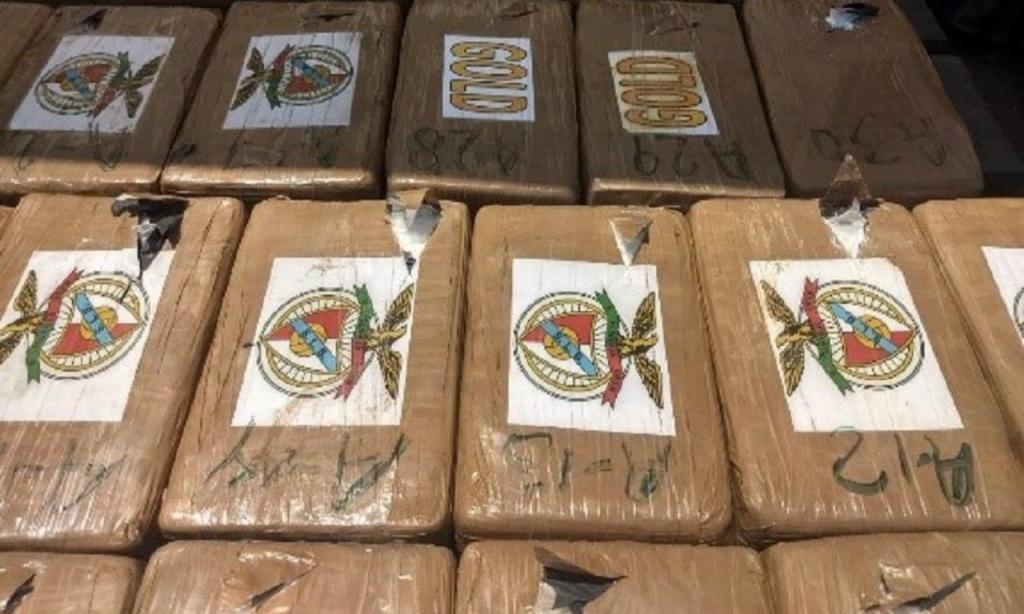 Logo do Benfica é usado para disfarçar pacotes de cocaína no México