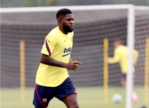 Espanhol: Umtiti sofre lesão no 2º dia da volta aos treinos do Barcelona