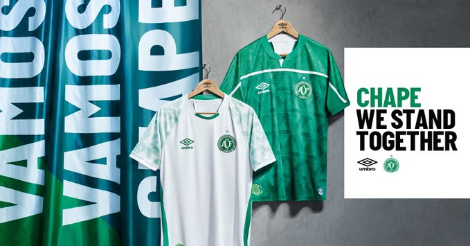 Comemorando aniversário, Chapecoense lança novos uniformes