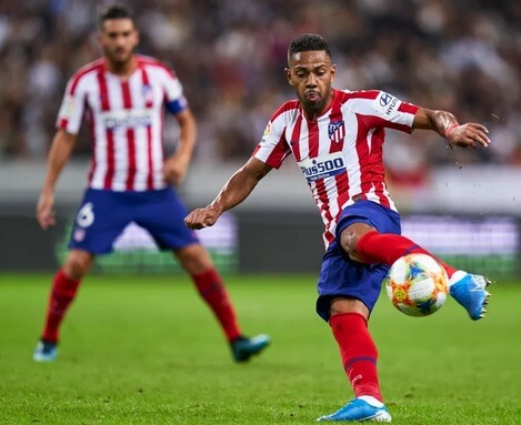 Liga espanhola anuncia casos de jogadores com covid-19, mas não mudará planos