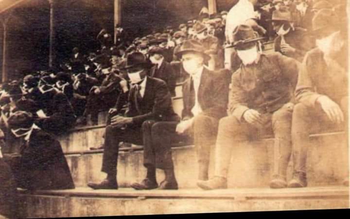 Há 102 anos torcedores já iam de máscaras a estádios