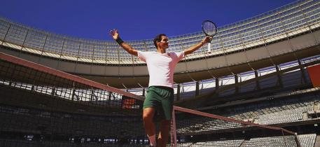 Tênis: Federer faz surpresa para fã enfermeira e agradece por luta contra covid-19