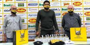 Clube do Paulistão doa máscaras e álcool em gel para a Santa Casa