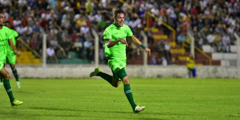 Meia do Athletico passa por exames e deve assinar com time da Série B