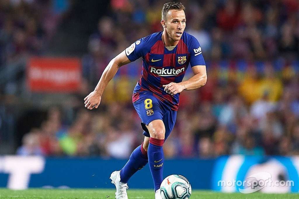 Arthur com a camisa do Barcelona
