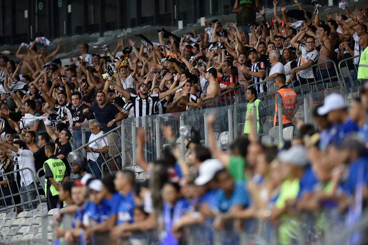 Estudo da UFPR indica que jogos com torcida só poderão ser disputados após vacina