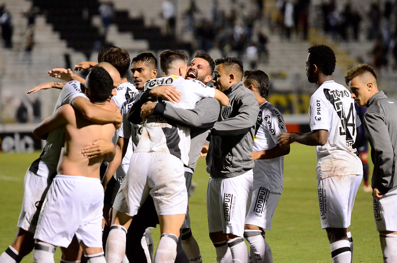 Após anúncio de trio, Ponte Preta abre semana na caça por mais reforços
