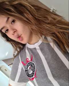 'Protegida' de Sílvio Santos diz preferir Corinthians à Seleção Brasileira