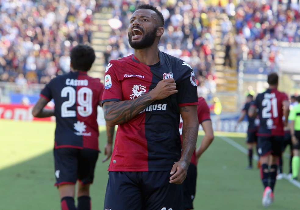 Italiano: Jogadores do Cagliari abrem mão do salário de abril por causa da pandemia