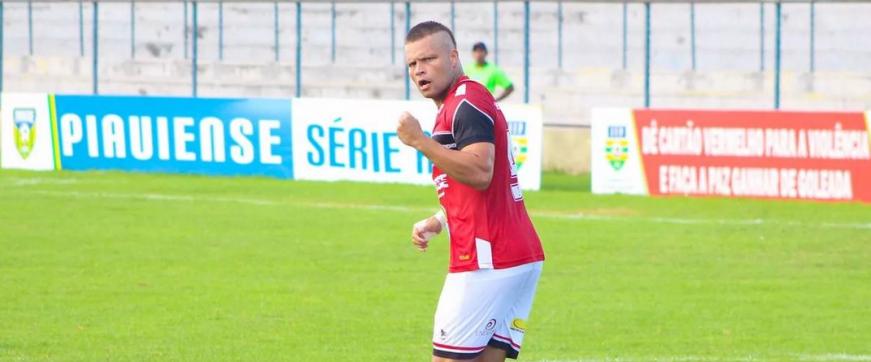 Ex-Ceará, atacante deixa clube ameaçado de queda no Piauiense: ‘Fui muito feliz’