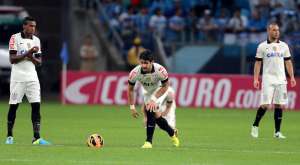 Ex-presidente do Corinthians não perdoa Pato por cavadinha contra Grêmio em 2013