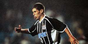 10 segundos... Há 19 anos, Ricardinho marcava e Corinthians eliminava o Santos