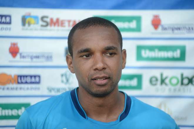 Sem concordarem com readequação salarial, dois jogadores deixam time da Série C