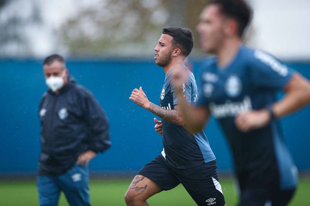 Parte do elenco do Grêmio faz os primeiros treinamentos de força após retorno